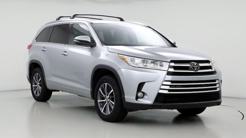 2017 Toyota Highlander XLE Hero Image