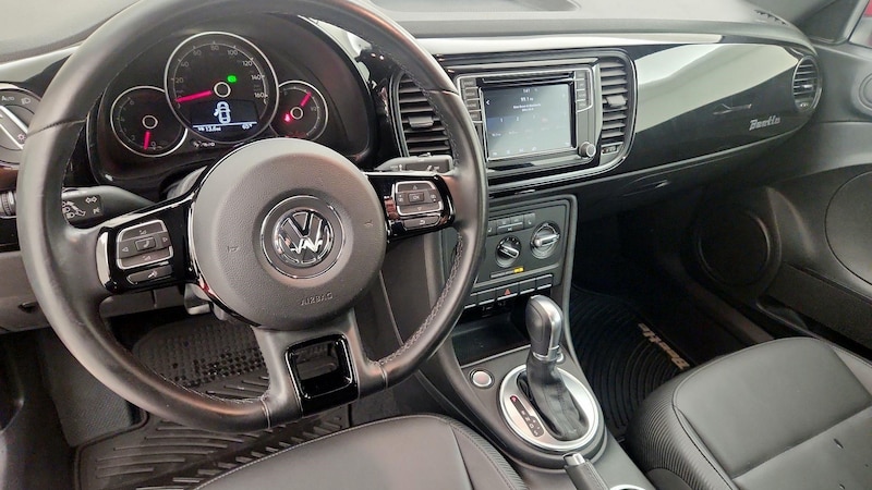 2018 Volkswagen Beetle S 9