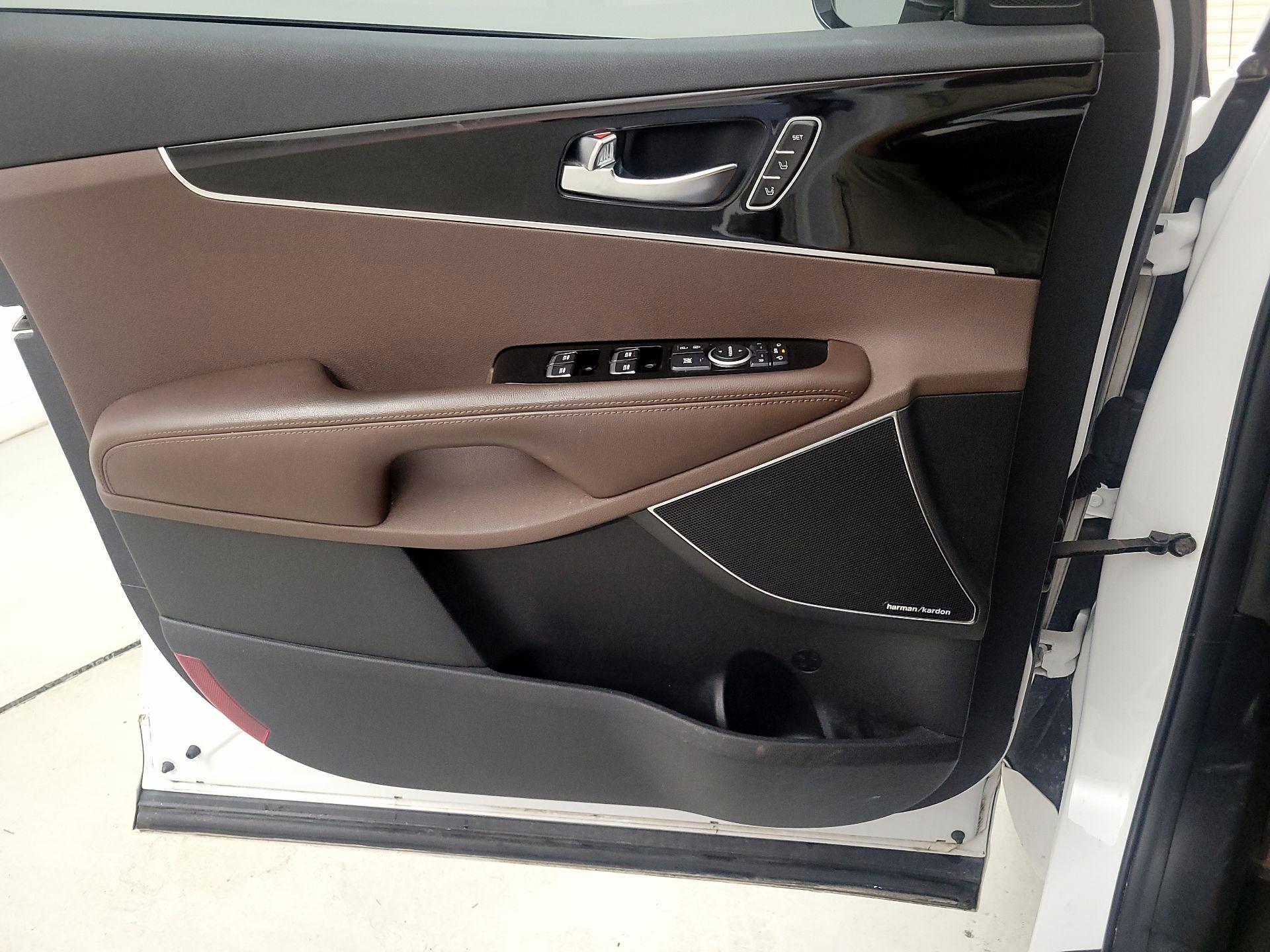 Thumbnail: 2019 Kia Sorento - 12