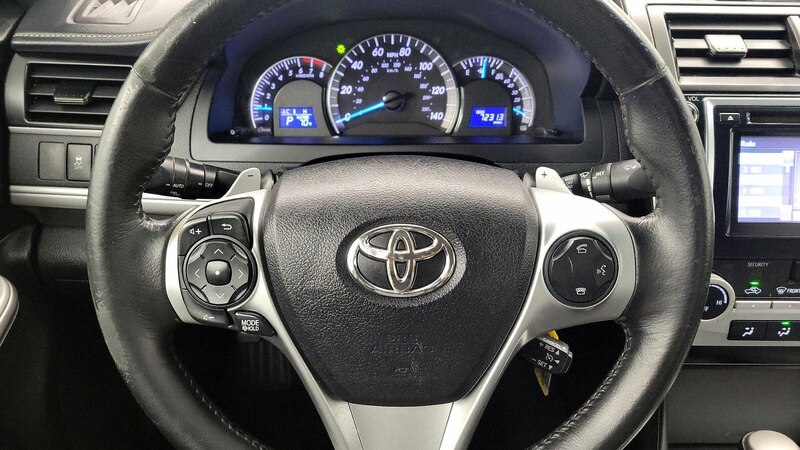 2014 Toyota Camry SE 10