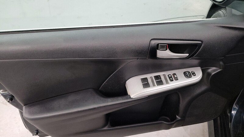 2014 Toyota Camry SE 12