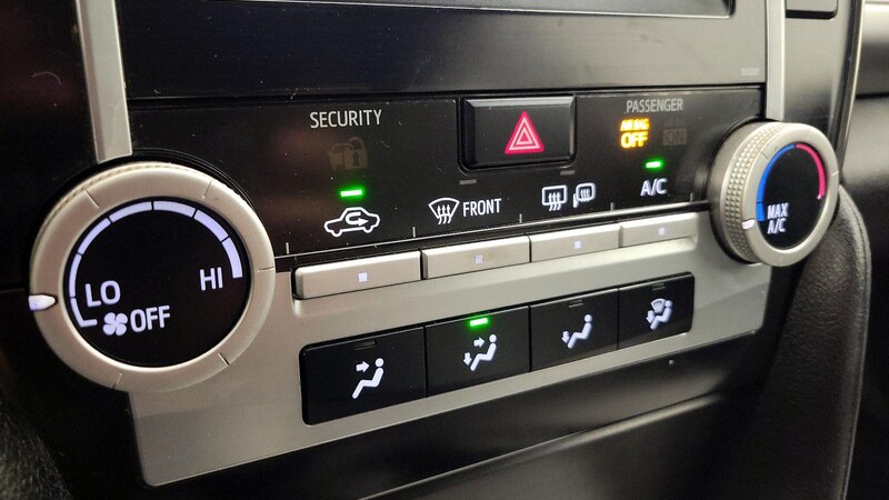2014 Toyota Camry SE 15