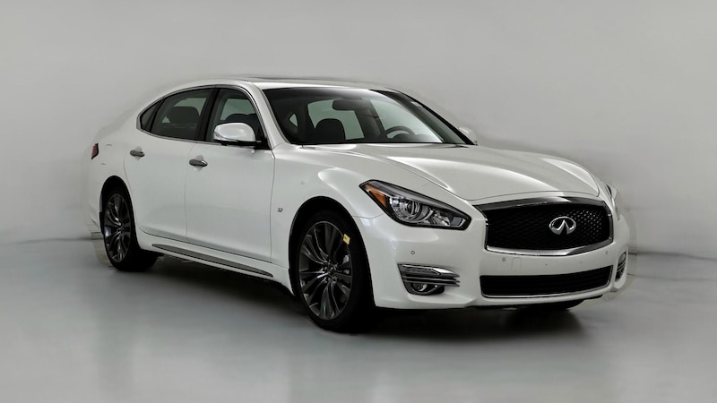 2017 INFINITI Q70  Hero Image