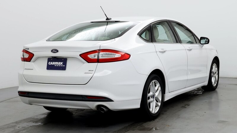 2016 Ford Fusion SE 8