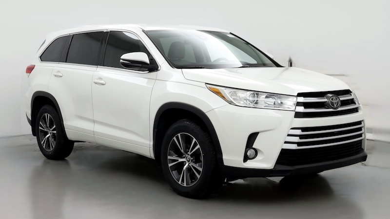 2017 Toyota Highlander Plus Hero Image