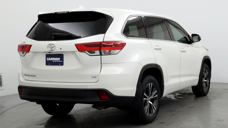 2017 Toyota Highlander Plus 8