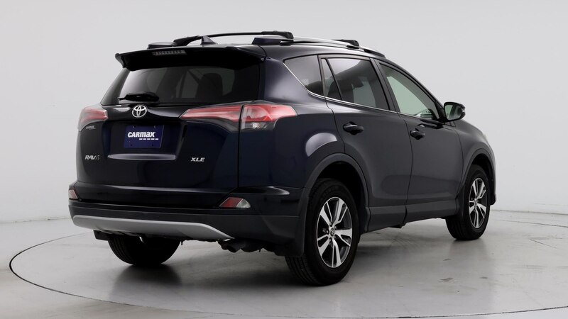 2018 Toyota RAV4 XLE 8