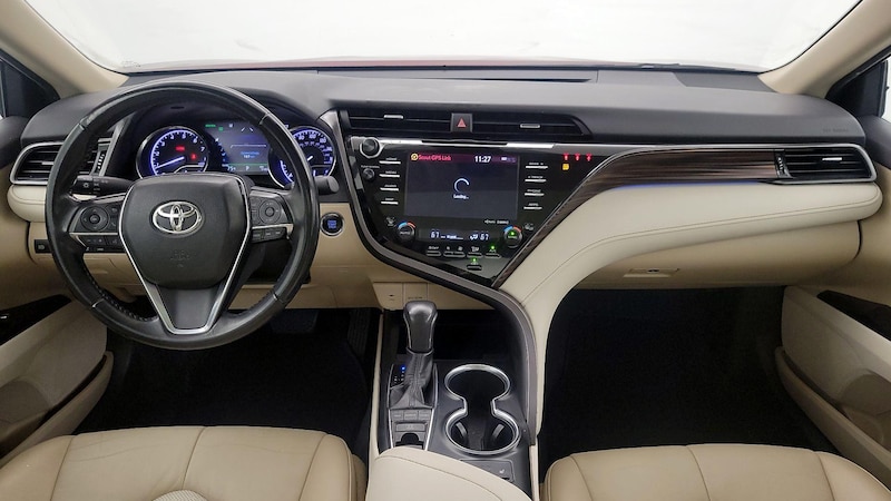 2019 Toyota Camry XLE 9