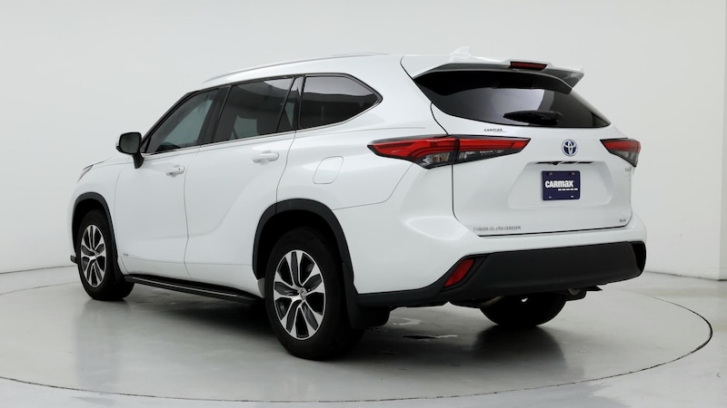 2022 Toyota Highlander XLE 2