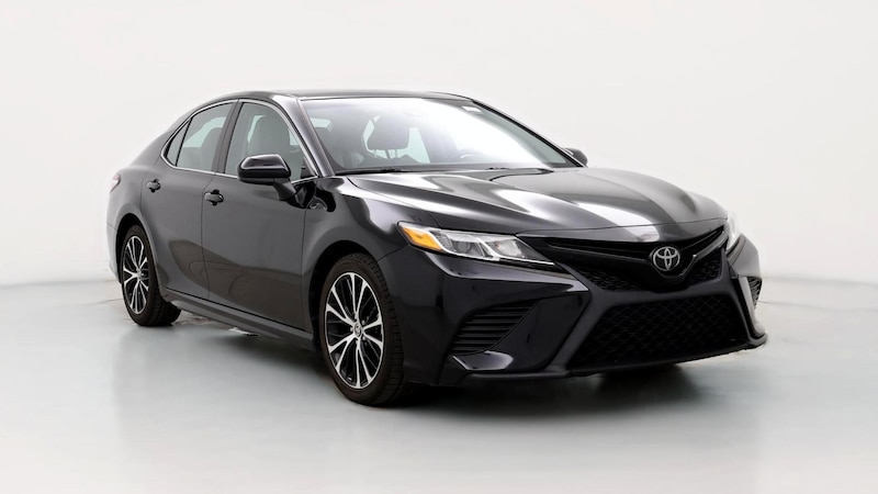 2020 Toyota Camry SE Hero Image