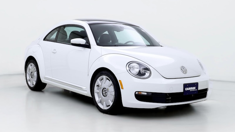 2016 Volkswagen Beetle SE Hero Image