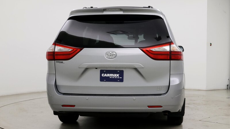 2015 Toyota Sienna XLE Premium 8