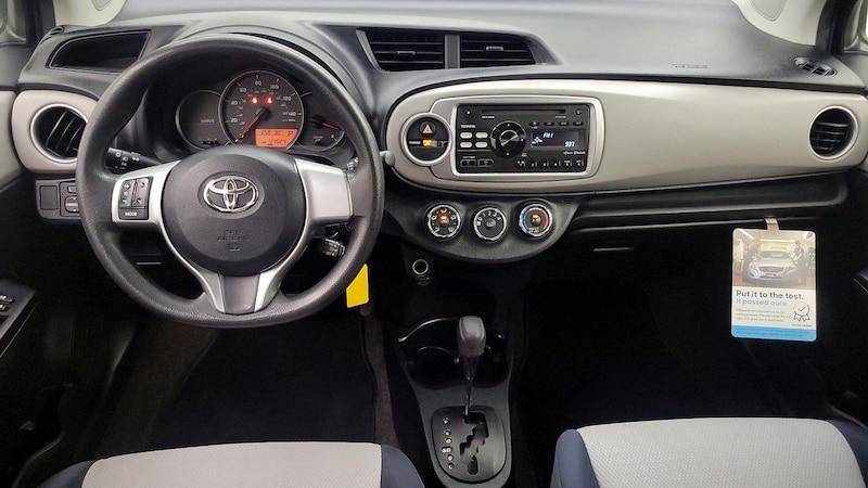 2013 Toyota Yaris LE 9