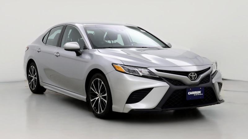 2020 Toyota Camry SE Hero Image