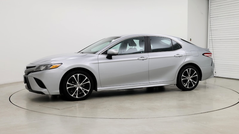 2020 Toyota Camry SE 3