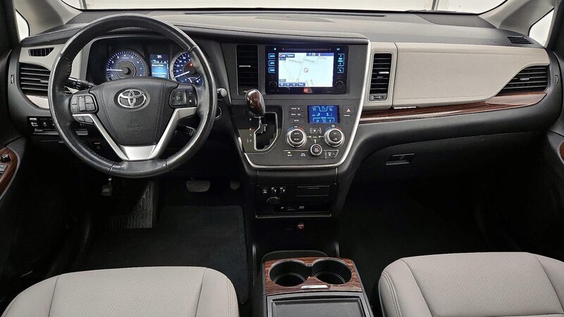 2015 Toyota Sienna Limited 8