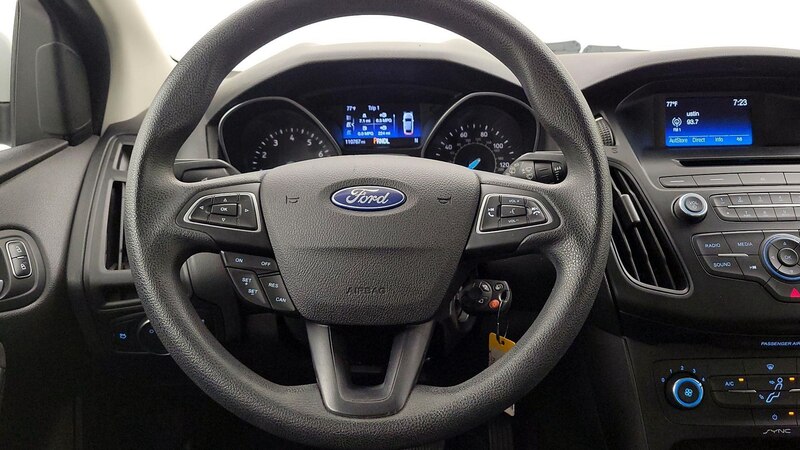 2015 Ford Focus SE 10