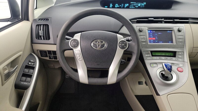 2014 Toyota Prius Two 10