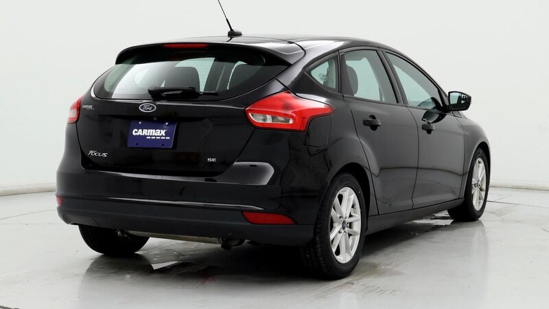 2016 Ford Focus SE 8