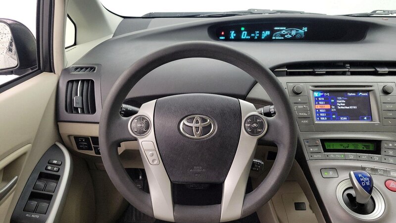 2014 Toyota Prius Two 10