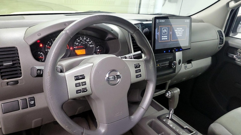 2016 Nissan Frontier S 9