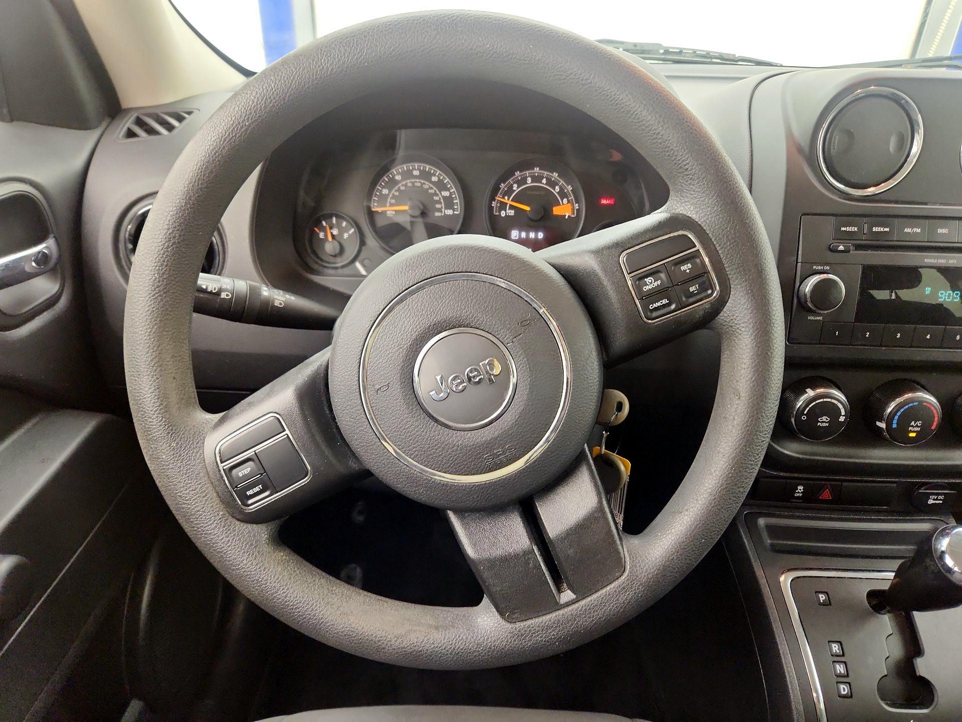 Thumbnail: 2017 Jeep Patriot - 10