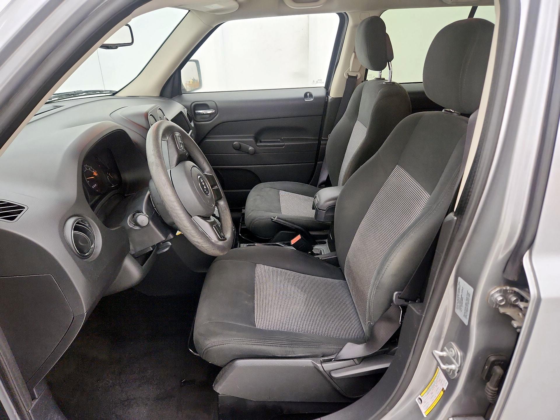 Thumbnail: 2017 Jeep Patriot - 11