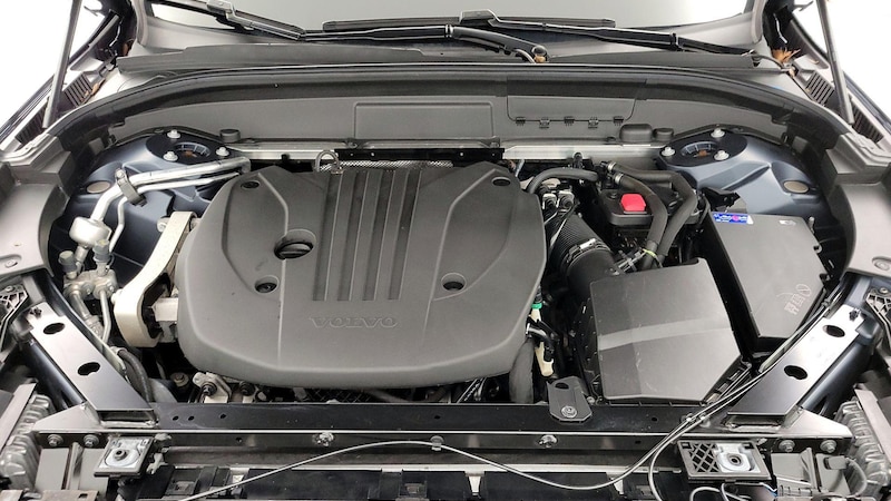 2022 Volvo XC60 B5 Momentum 23