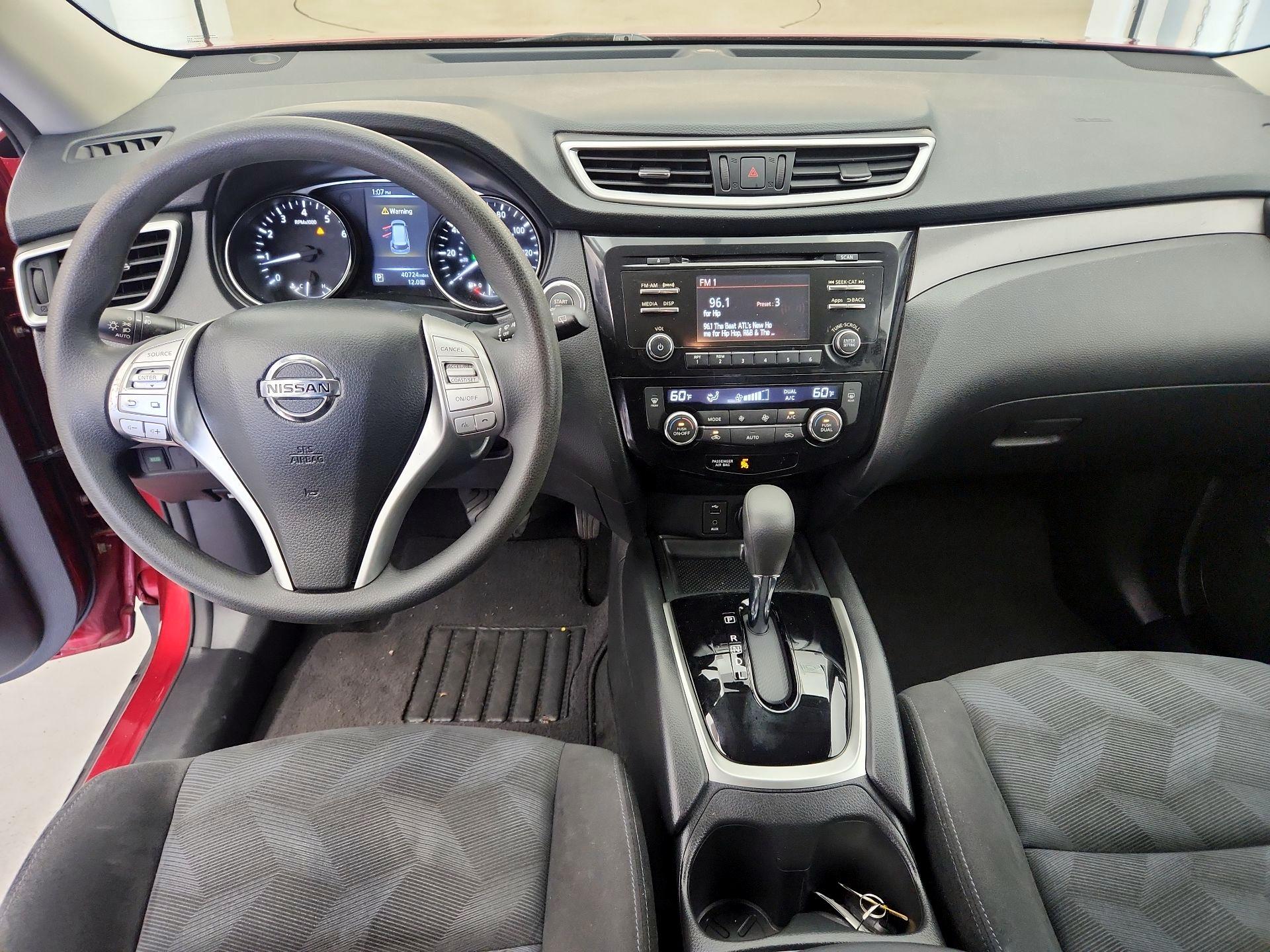 Thumbnail: 2015 Nissan Rogue - 9