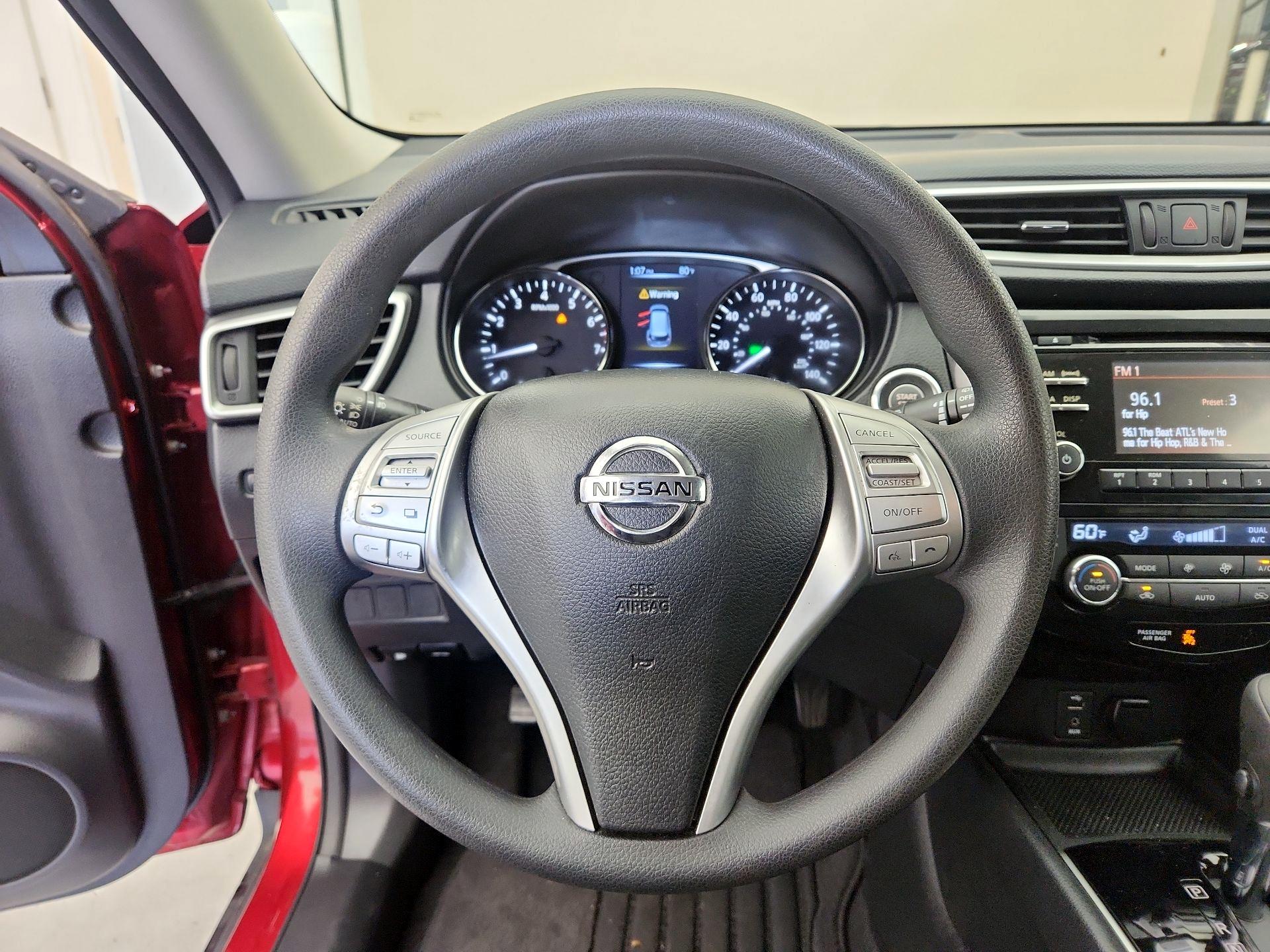 Thumbnail: 2015 Nissan Rogue - 10