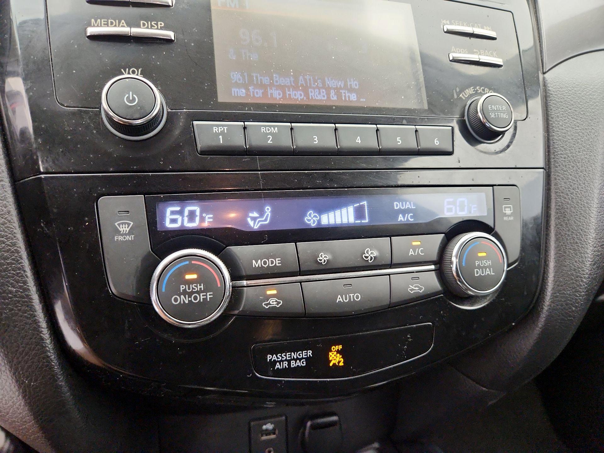 Thumbnail: 2015 Nissan Rogue - 16
