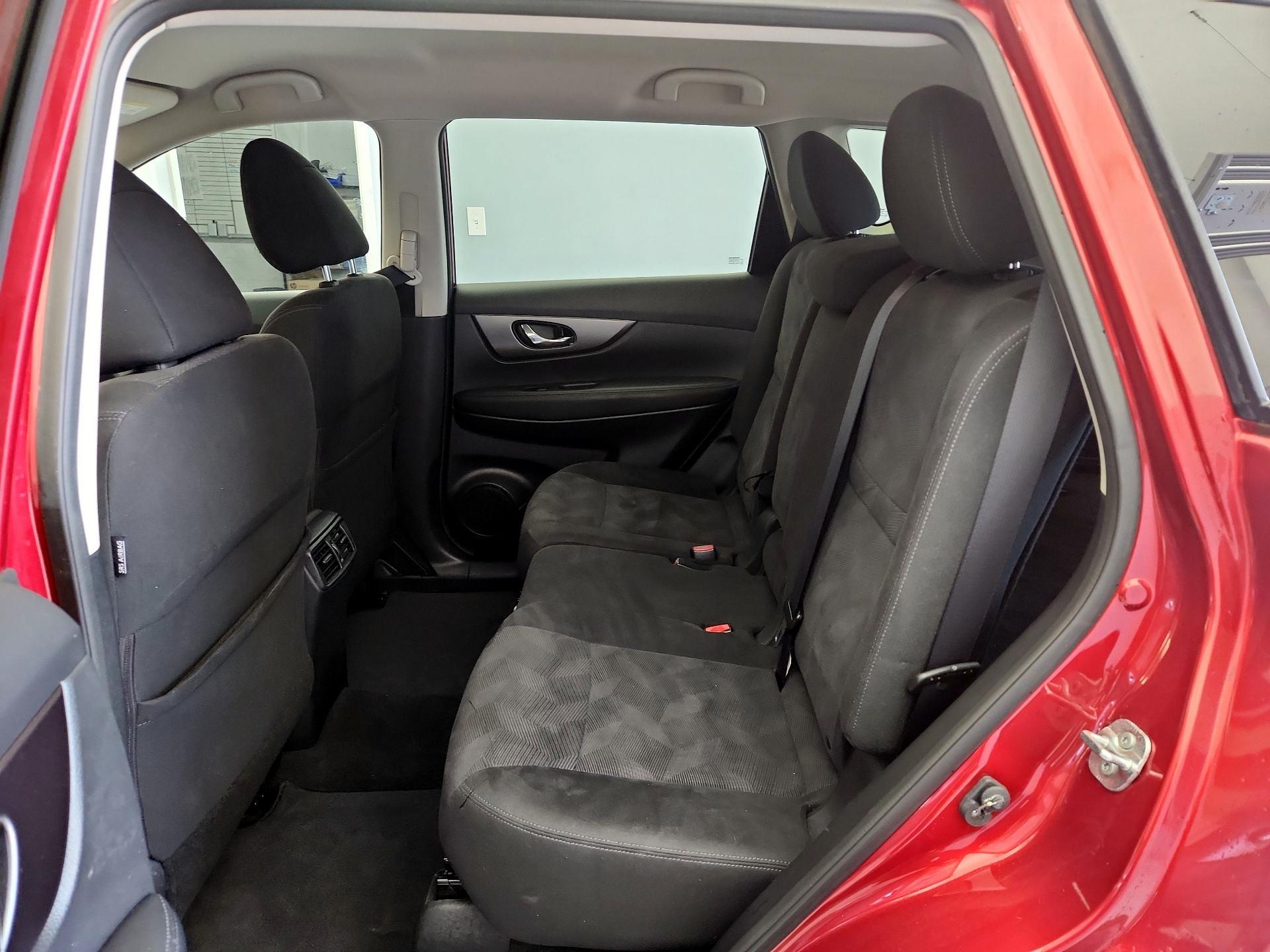 Thumbnail: 2015 Nissan Rogue - 19