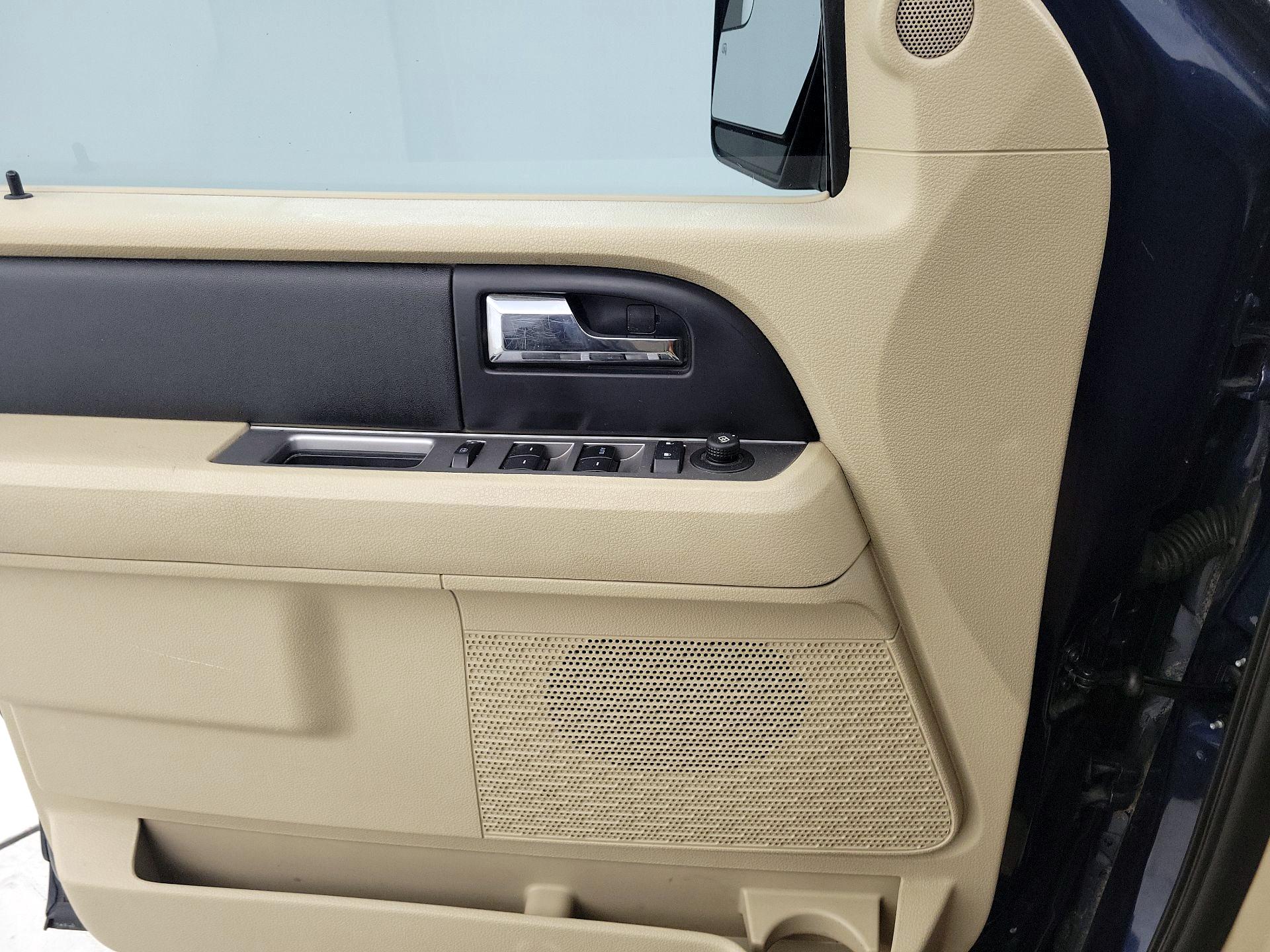 Thumbnail: 2015 Ford Expedition - 12