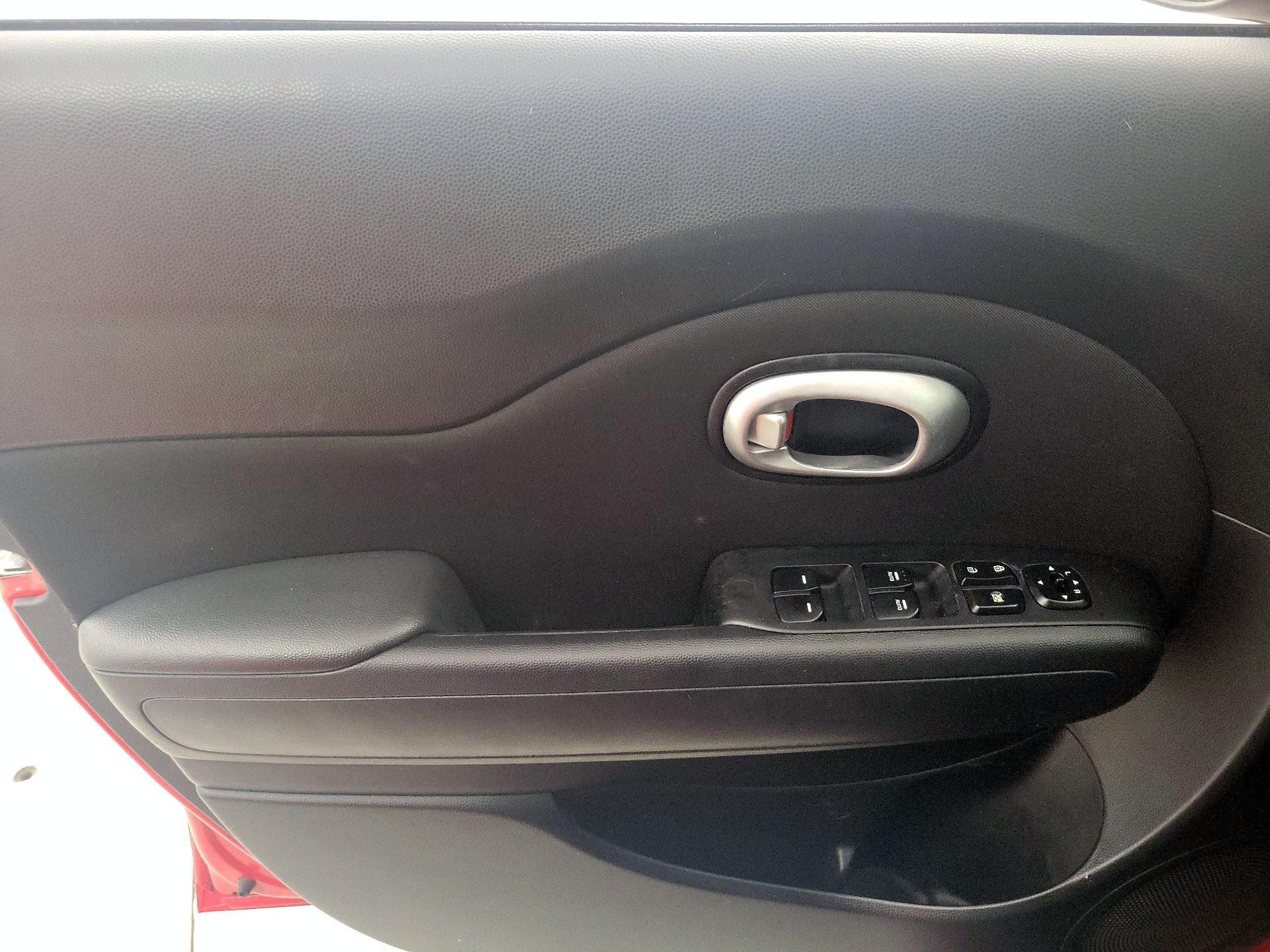 Thumbnail: 2016 Kia Soul - 12