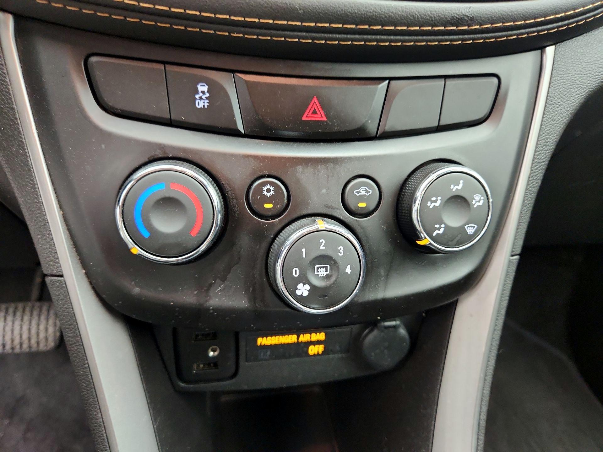 Thumbnail: 2021 Chevrolet Trax - 17