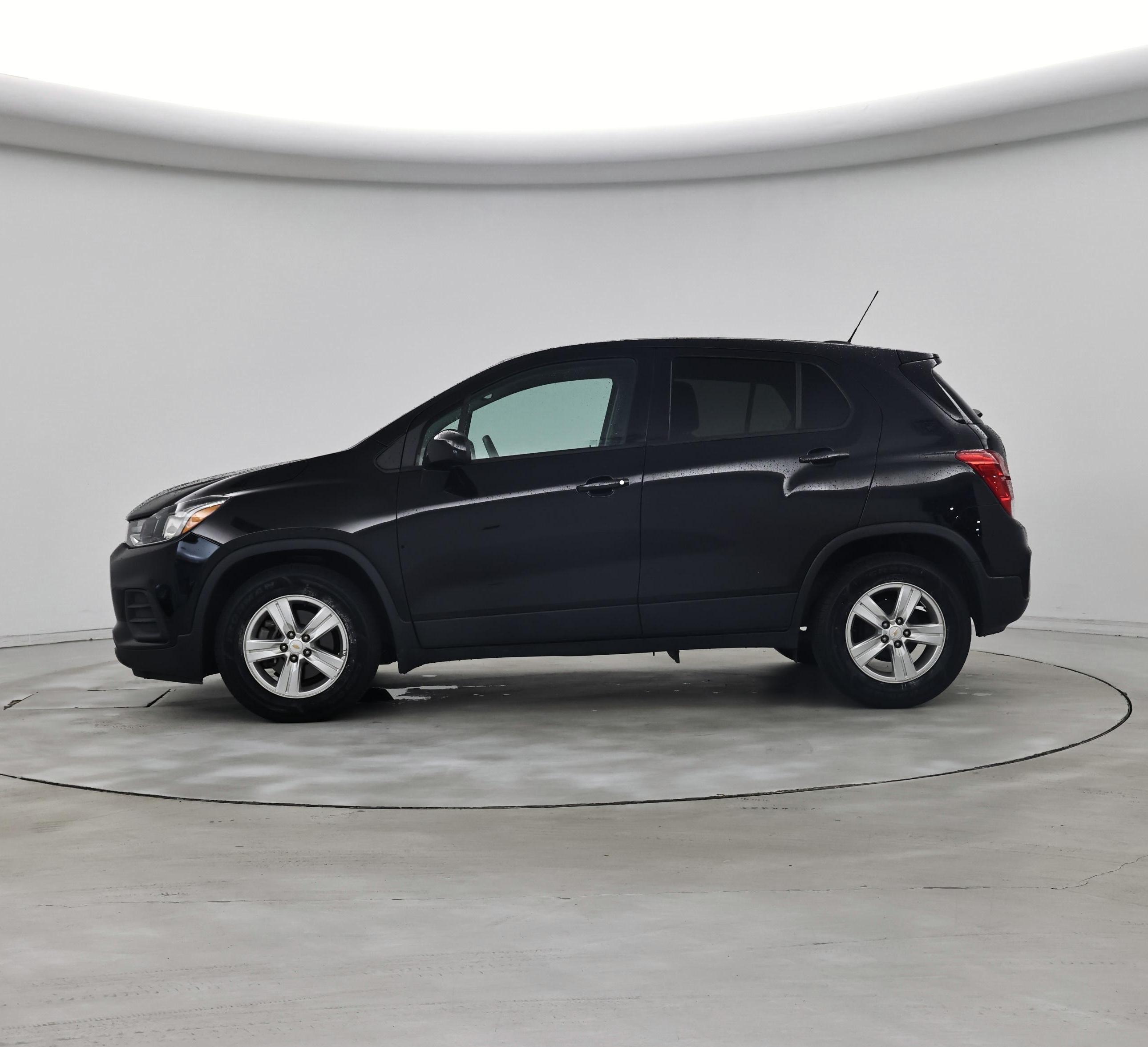 Thumbnail: 2021 Chevrolet Trax - 3