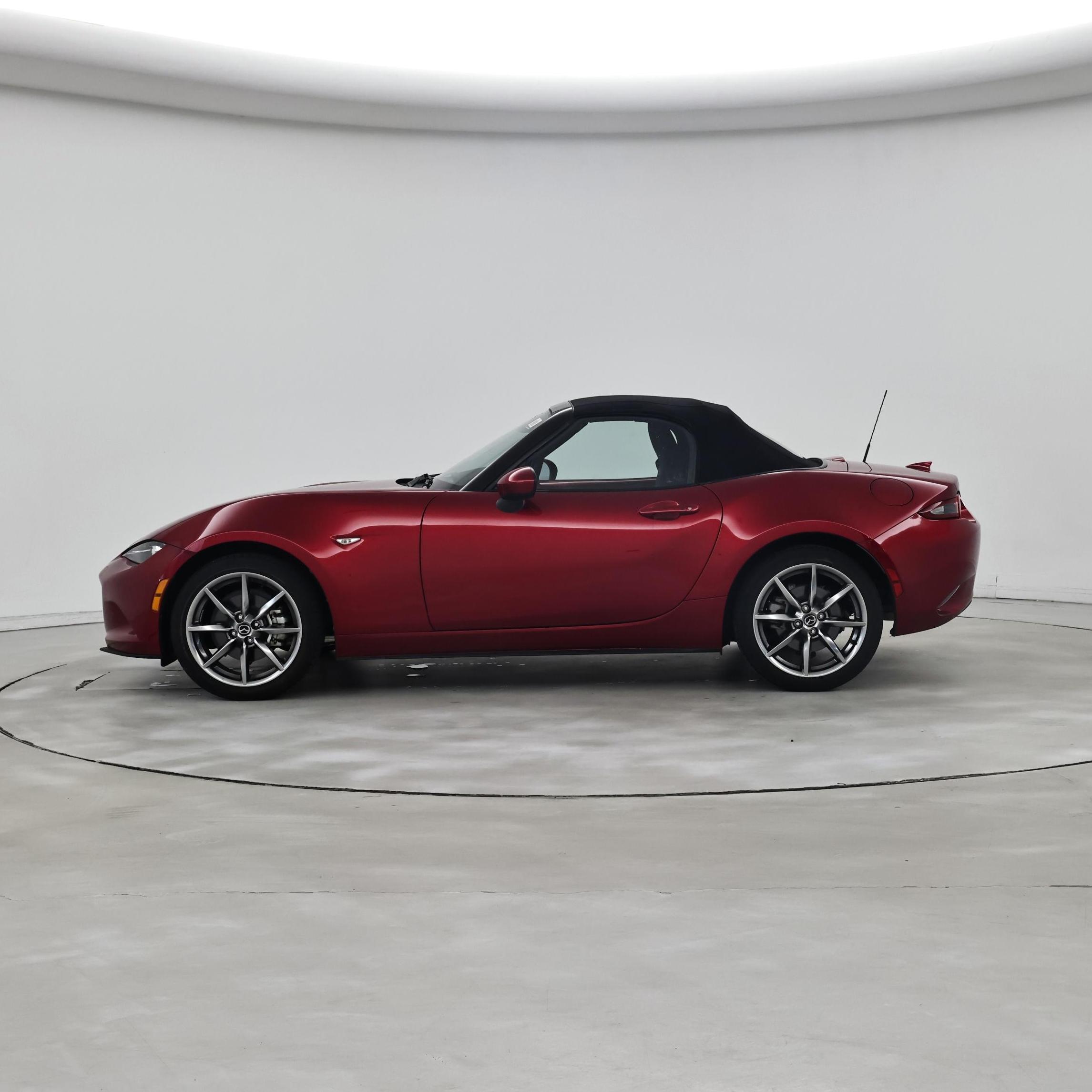 Thumbnail: 2022 Mazda MX-5 Miata - 3
