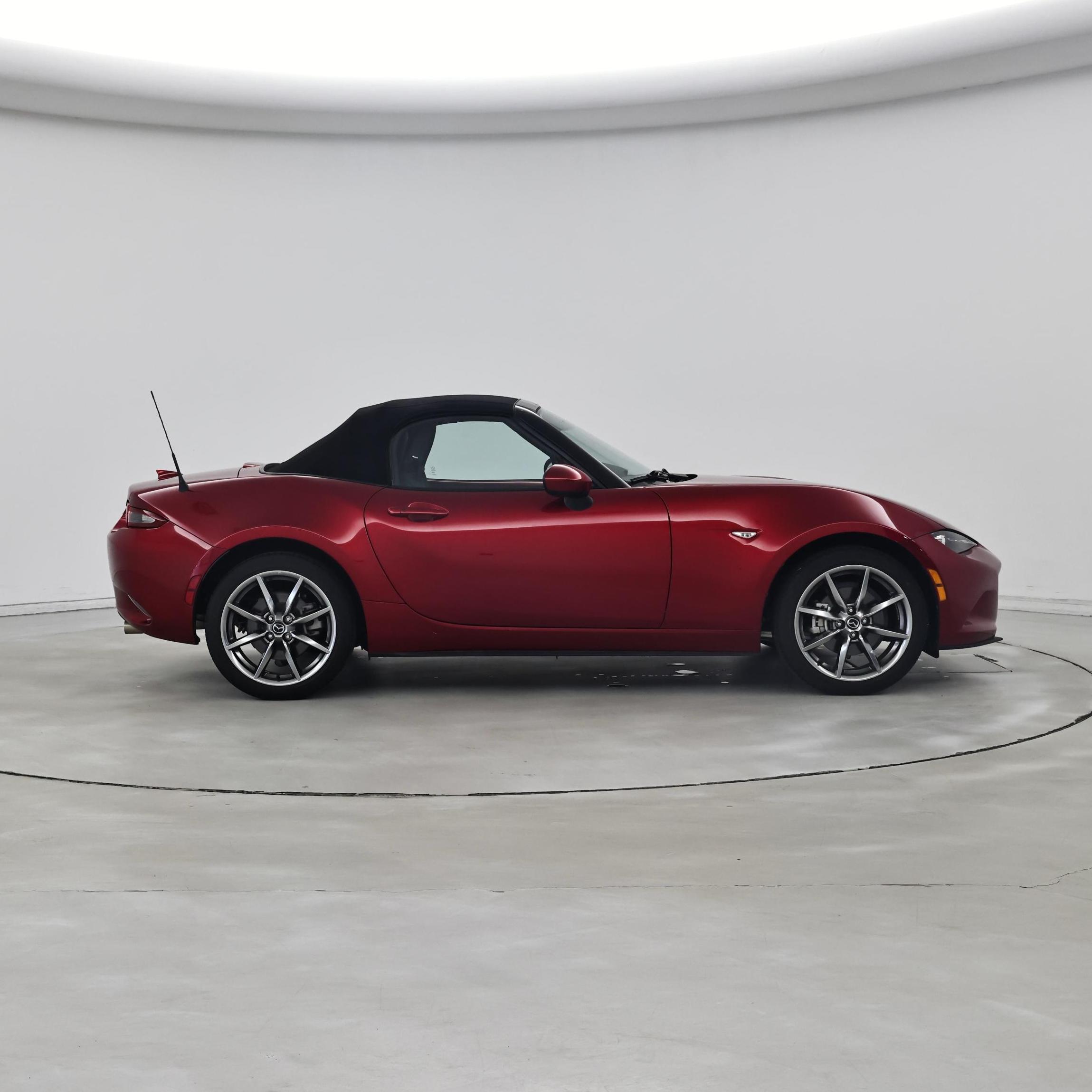 Thumbnail: 2022 Mazda MX-5 Miata - 7