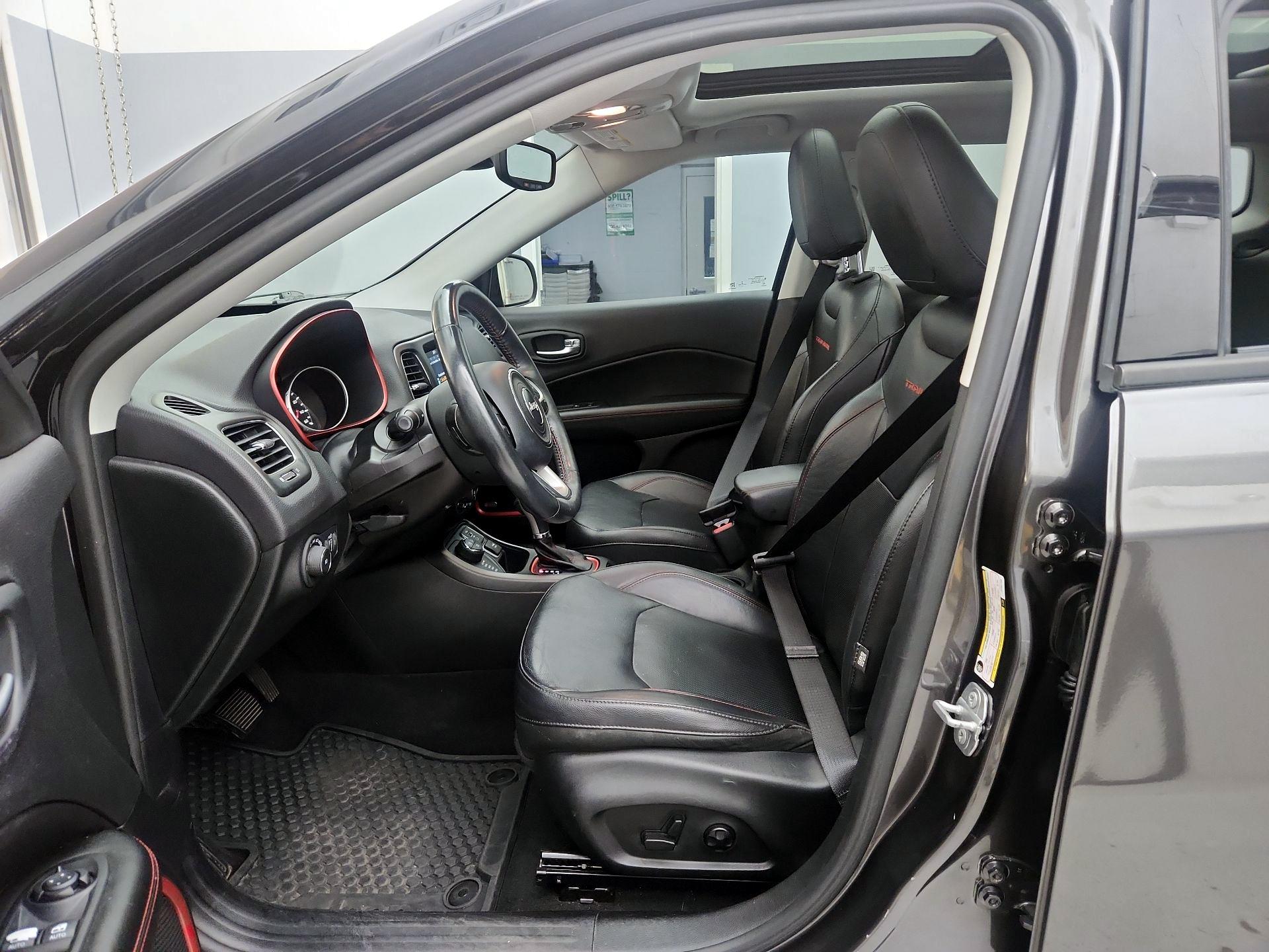 Thumbnail: 2018 Jeep Compass - 11