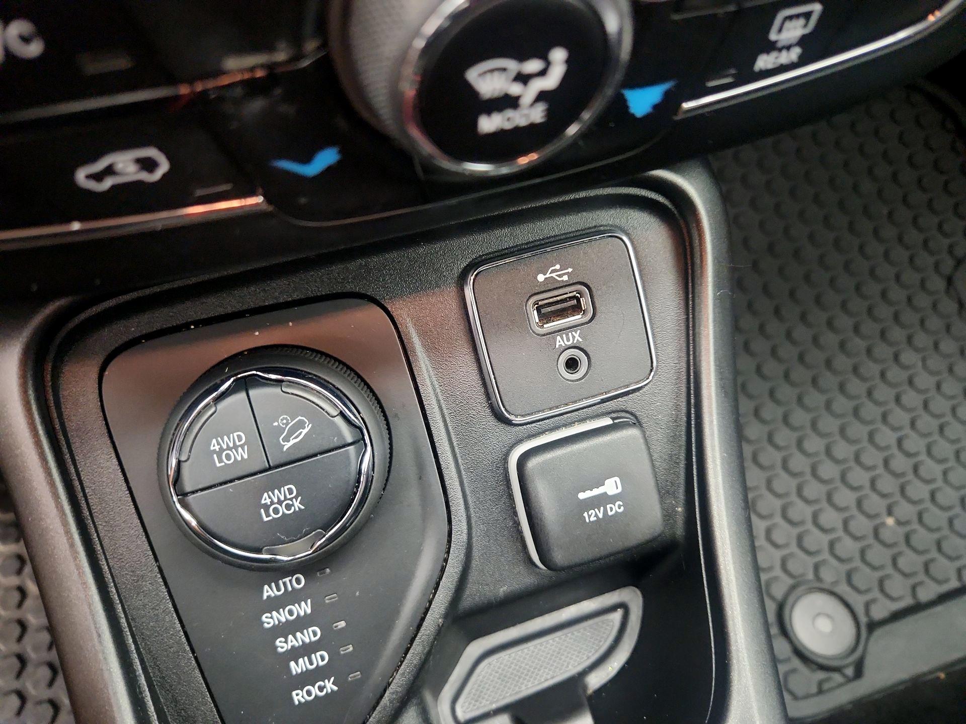 Thumbnail: 2018 Jeep Compass - 18