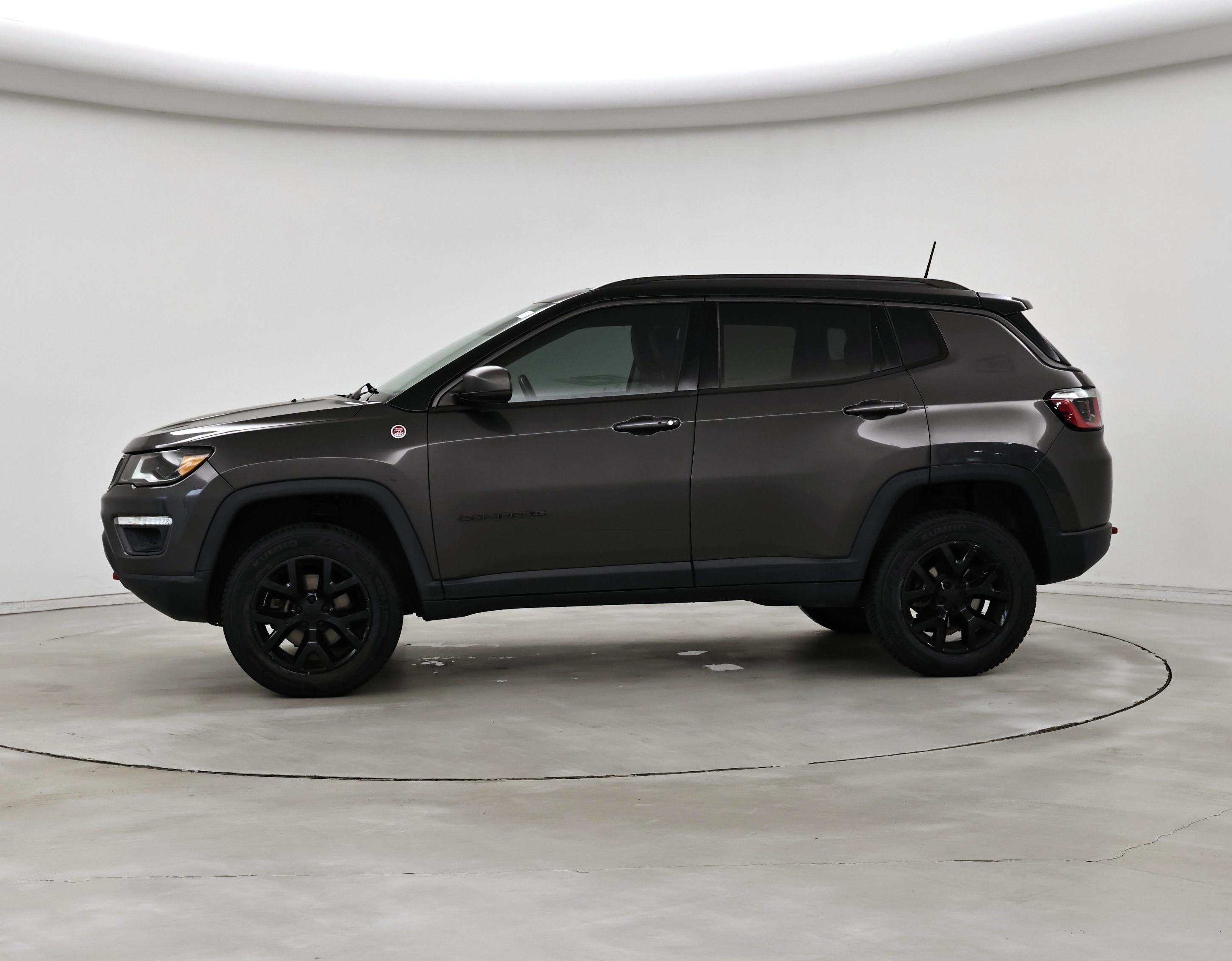 Thumbnail: 2018 Jeep Compass - 3