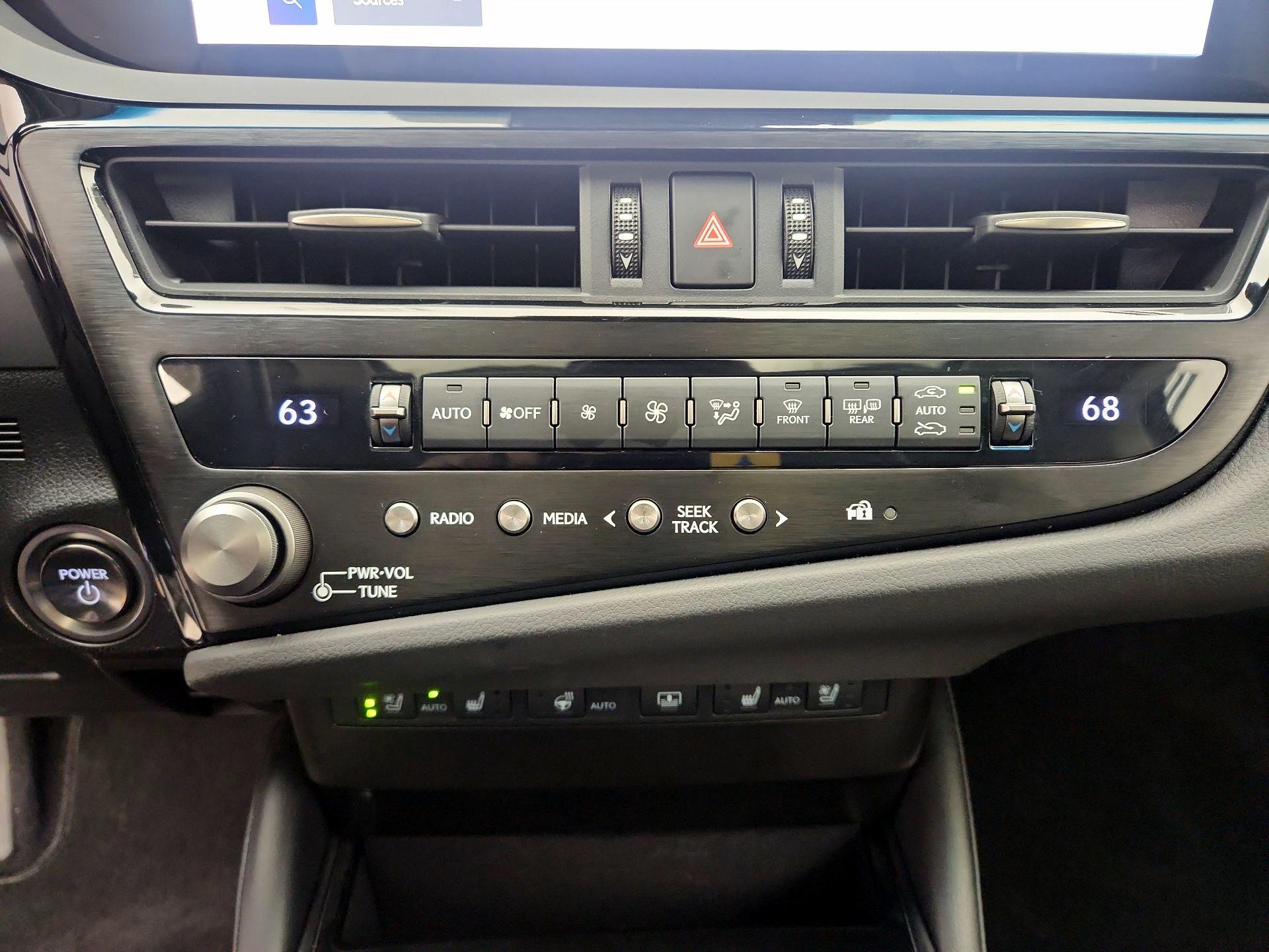 Thumbnail: 2024 Lexus ES - 17