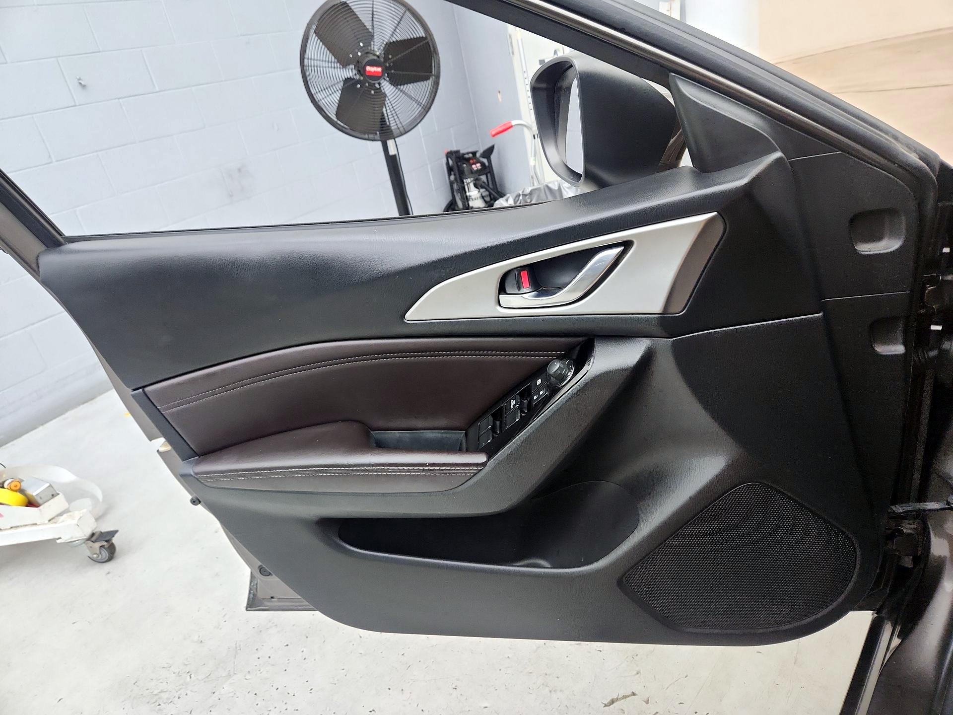 Thumbnail: 2017 Mazda Mazda3 - 12