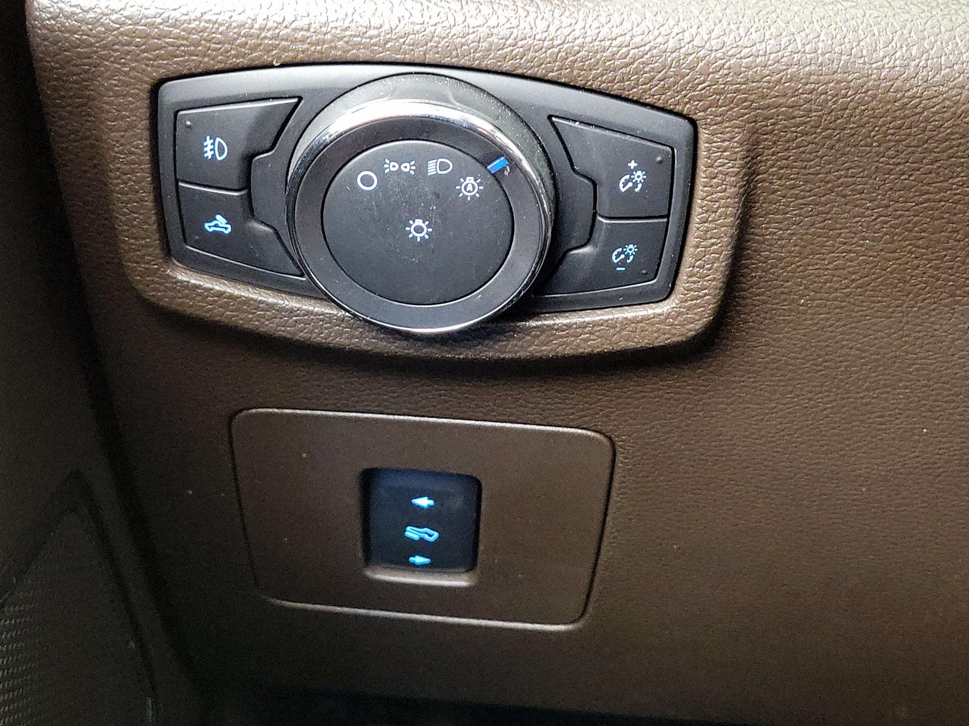Thumbnail: 2015 Ford F-150 - 13