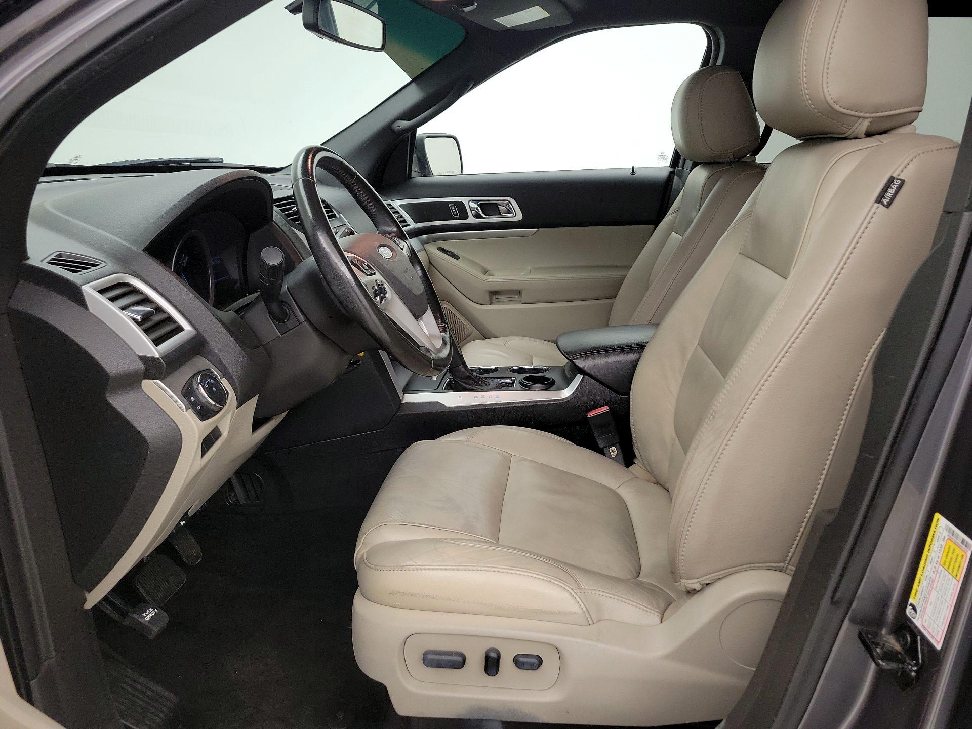 Thumbnail: 2013 Ford Explorer - 11