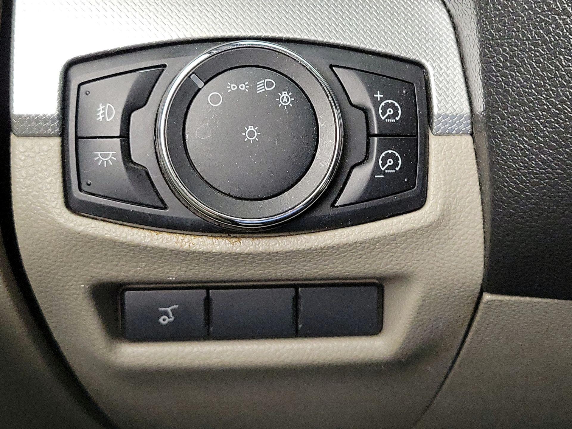 Thumbnail: 2013 Ford Explorer - 13