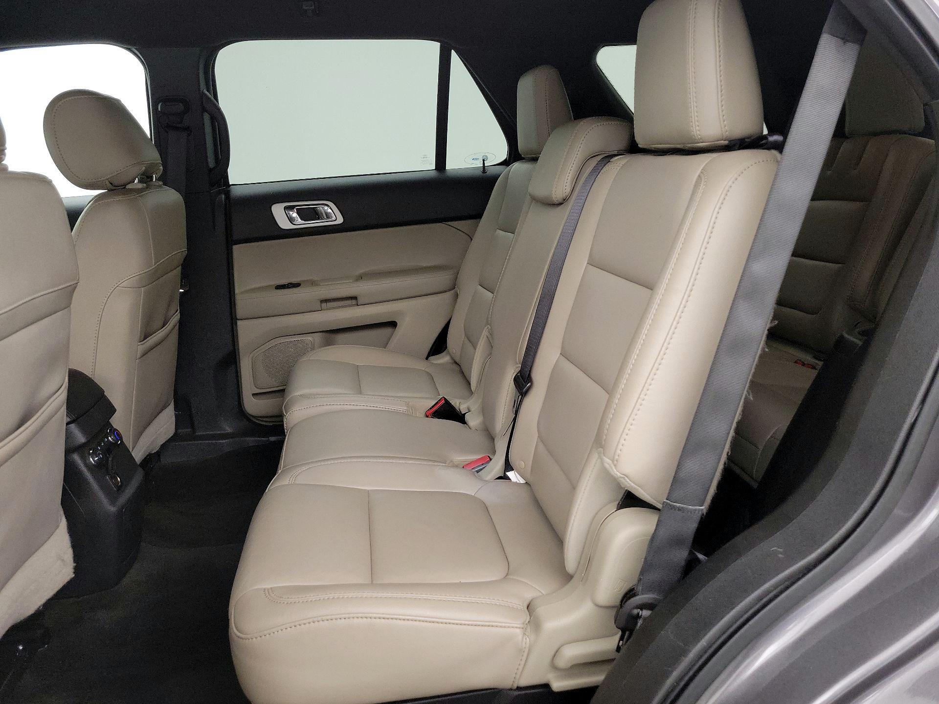 Thumbnail: 2013 Ford Explorer - 18