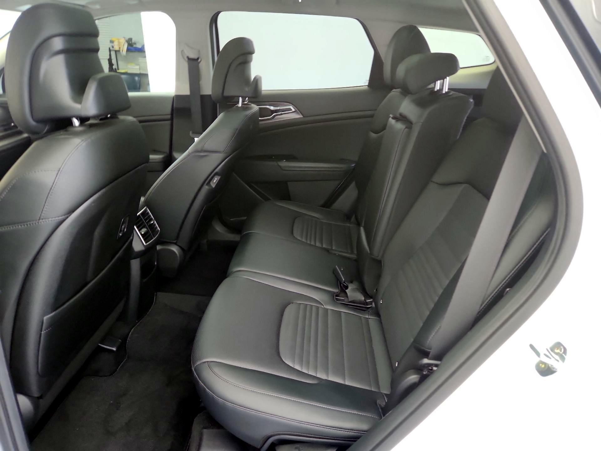 Thumbnail: 2023 Kia Sportage - 20