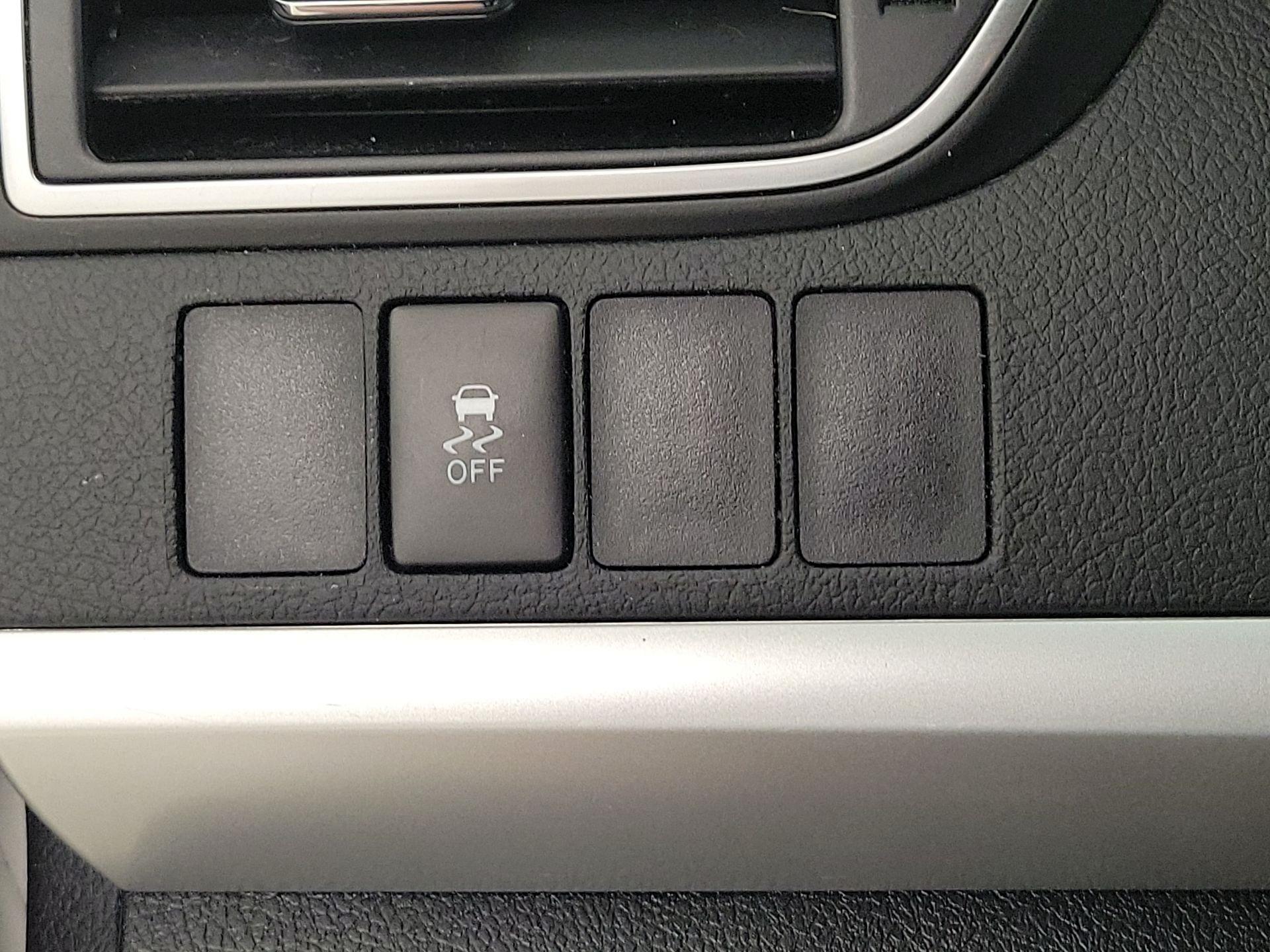 Thumbnail: 2016 Toyota Camry - 13