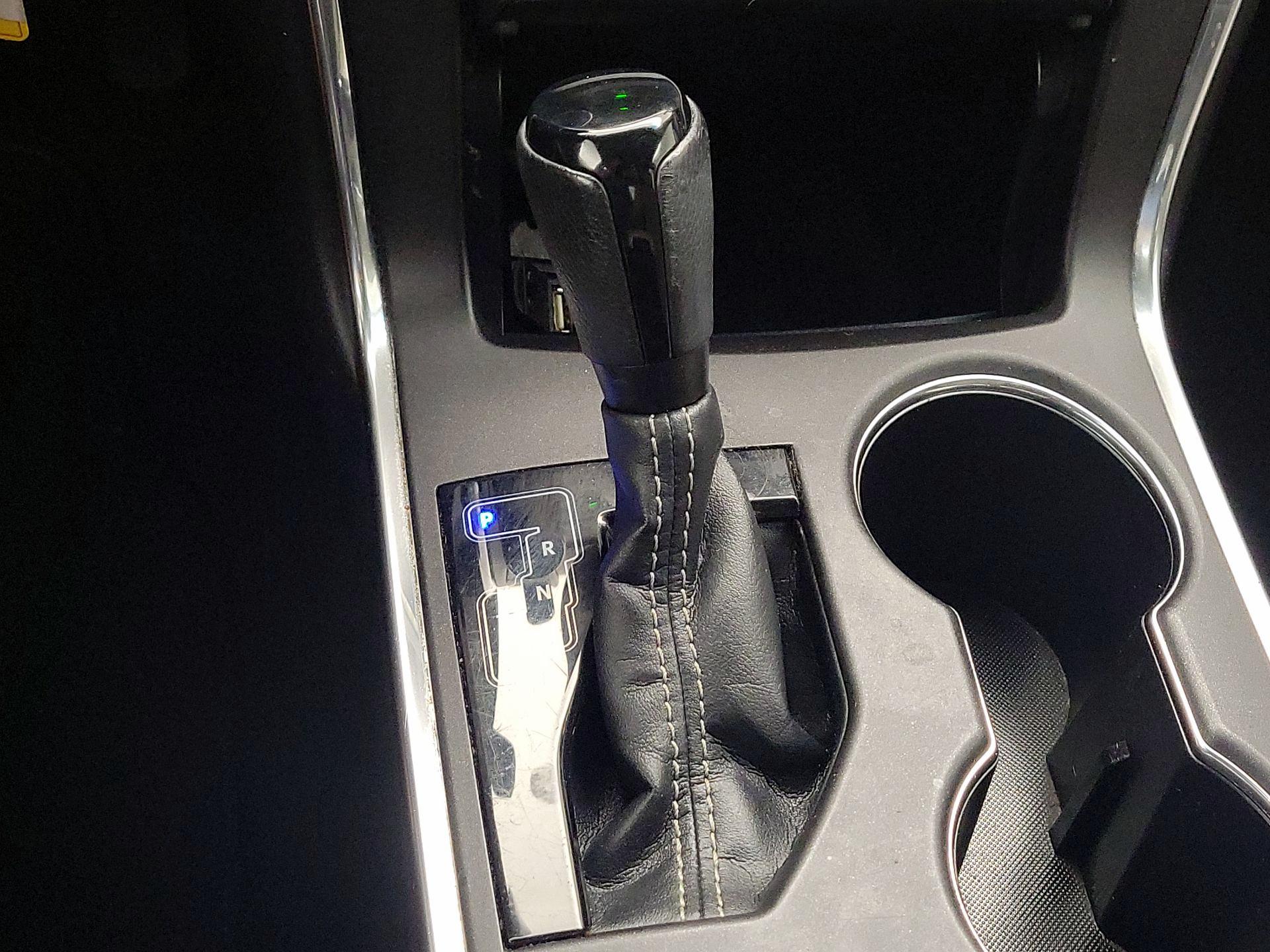 Thumbnail: 2016 Toyota Camry - 17